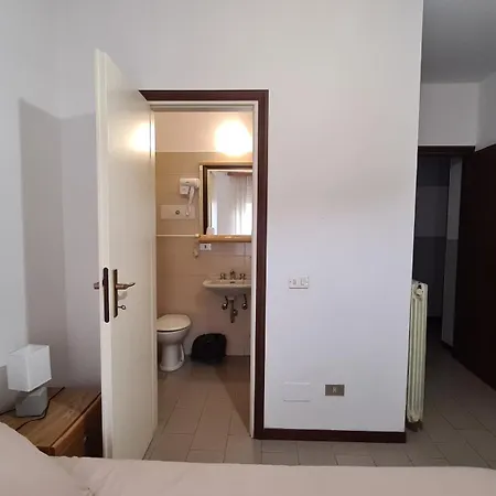 Отель Meuble Aurora 2*
