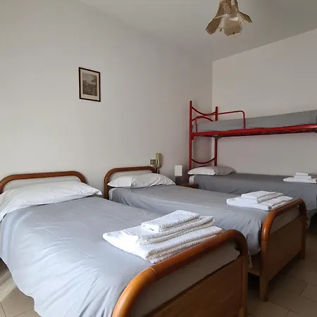 Meublé Aurora Hotel 2*